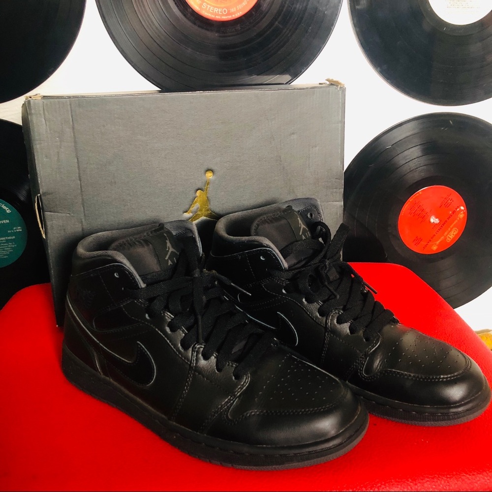 Air Jordan’s 1 Black Grey